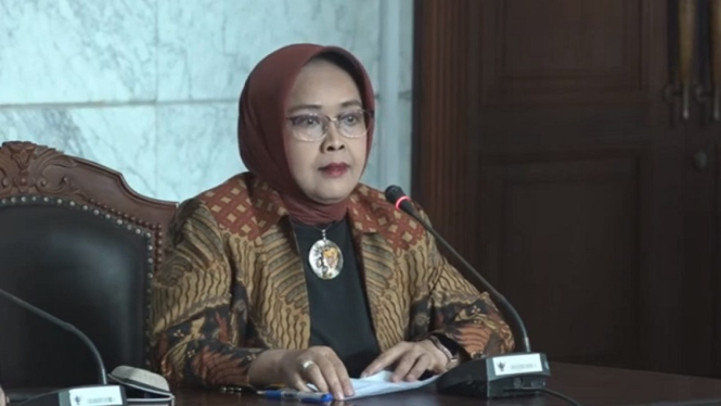 Hakim Konstitusi Enny Nurbaningsih