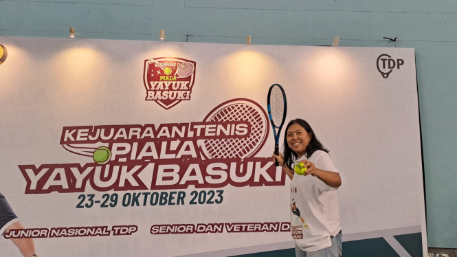 Yayuk Basuki saat membuka kejuaraan Piala Yayuk Basuki