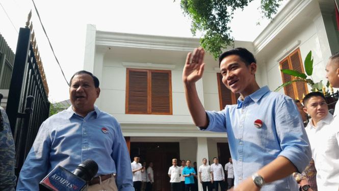 Pasangan bakal capres-cawapres Prabowo Subianto dan Gibran Rakabuming Raka