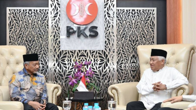 Din Syamsuddin datangi markas DPP PKS.