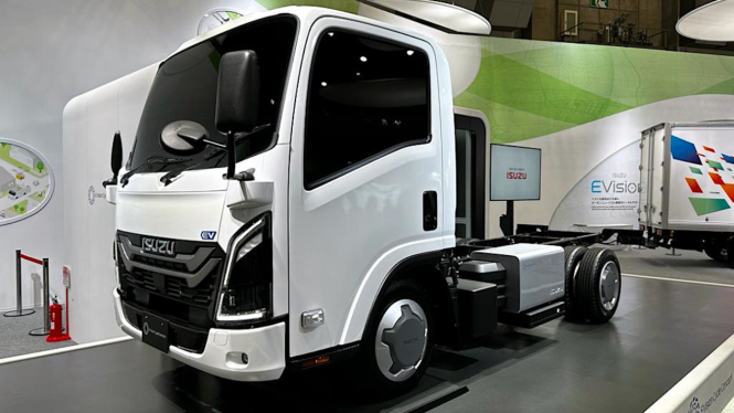 Truk Isuzu ELFmio di Japan Mobility Show 2023