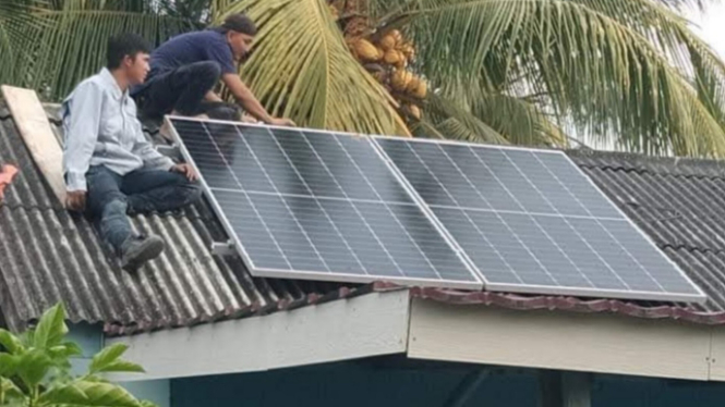 Panel Surya di Desa Keban Agung,Kabupaten Muara Enim, Sumatera Selatan