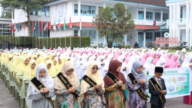 Syukuran 100 Tahun, Pesantren Diniyyah Puteri Padang Panjang Gelar Pawai Dakwah