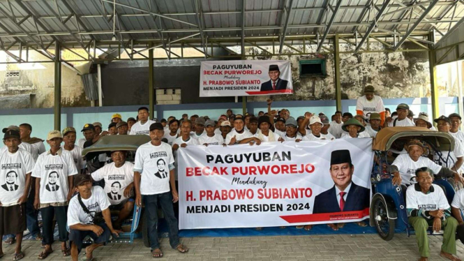 bowo Selesaikan Pembayaran Sekolah Anak Tukang Becak di Purworejo