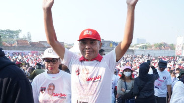 Peserta Jalan Sehat Sahabat Ganjar di Bandung, Jawa Barat.