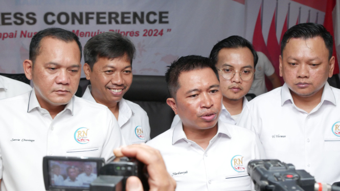 Eks Aktivis 98 sekaligus Ketua Umum Rampai Nusantara, Mardiansyah (Tengah)