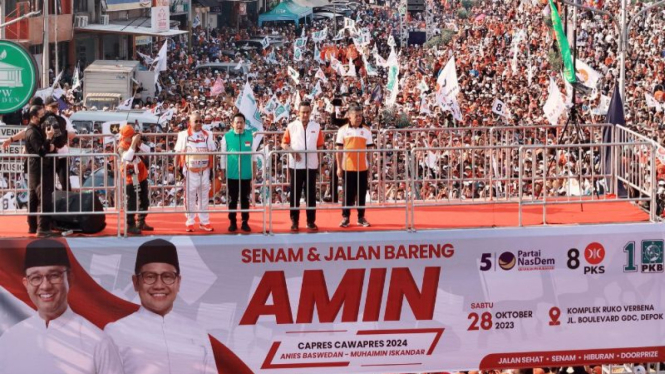 Duet Anies-Muhaimin dan lautan massa hadiri Jalan Sehat di Depok, Jabar.