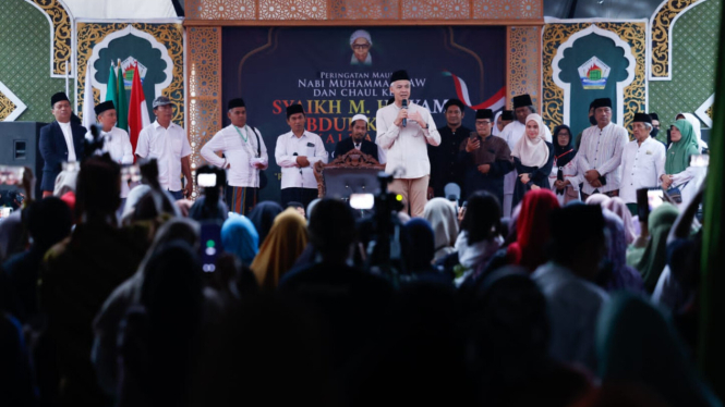 Ganjar Pranowo menghadiri haul Mbah Hisyam Kalijaran