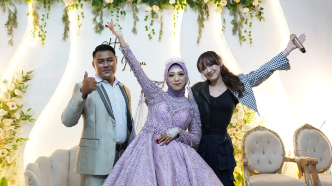 Pernikahan yang Didatangi Happy Asmara