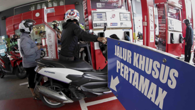 Ilustrasi SPBU Pertamina, harga BBM turun