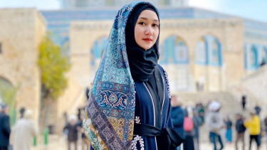 Dian Pelangi.