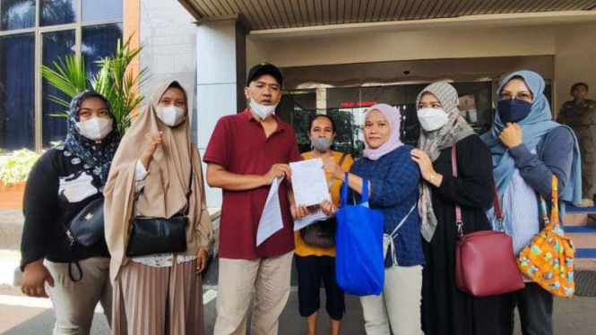 Wali murid SDN Pondok Cina 1datangi Balai Kota Depok.