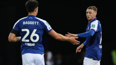 Elkan Baggott bermain untuk Ipswich Town.