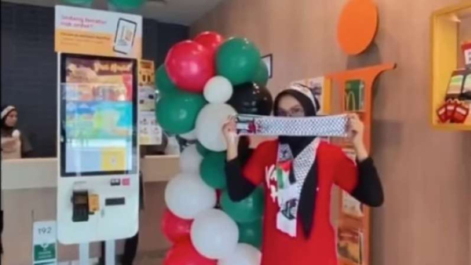 Mcdonalds dihias Nuansa dukung Palestina.