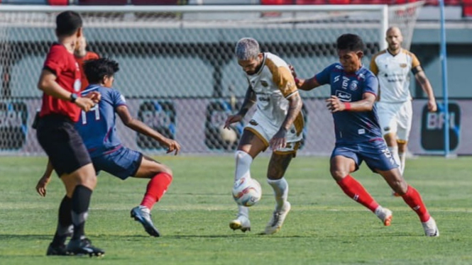 Laga Dewa United di Liga 1
