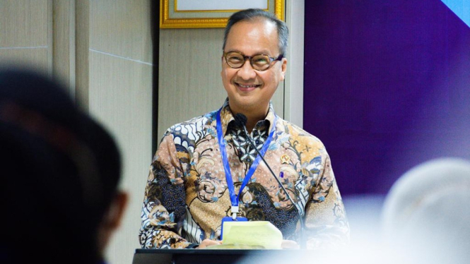 Menteri Perindustrian, Agus Gumiwang Kartasasmita