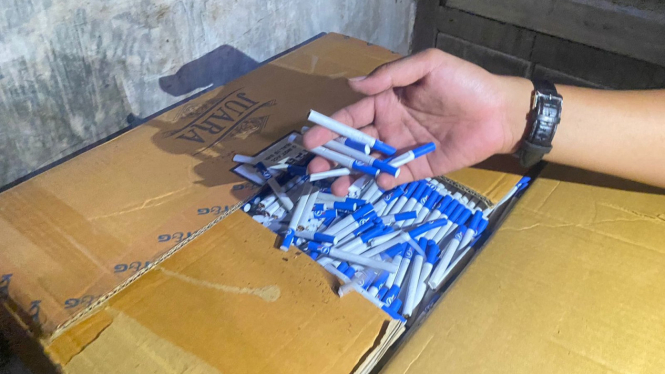 Bea Cukai bongkar timbunan rokok ilegal