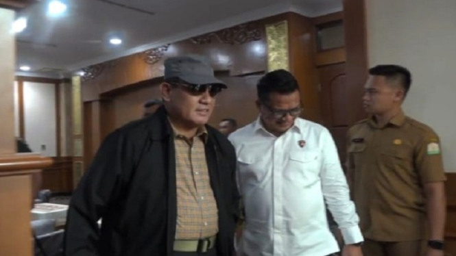 Ketua KPK Firli Bahuri tiba di Bandara Sultan Iskandar Muda Aceh Besar, Selasa.