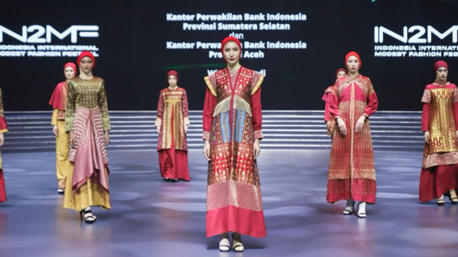 Koleksi desainer Wignyo Rahadi.