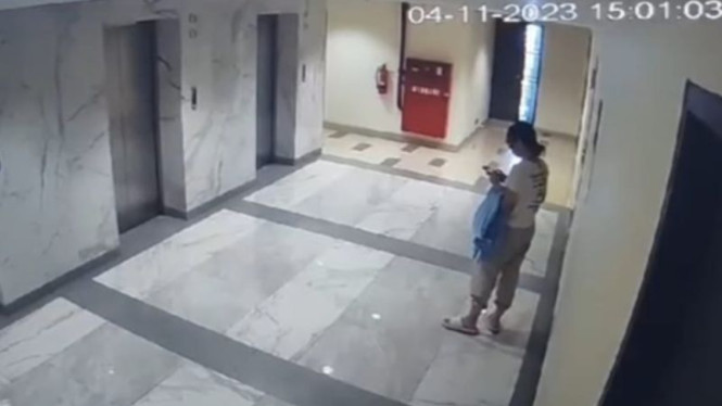 Tangkapan layar CCTV yang memperlihatkan aktivitas terakhir korban.