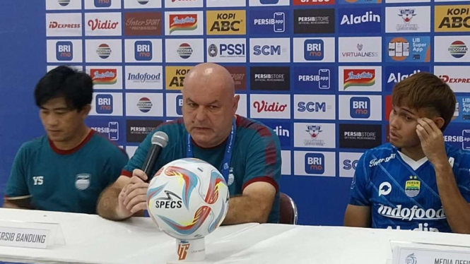 pelatih Persib, Bojan Hodak