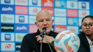  Pelatih PSS Sleman Bertrand Crasson