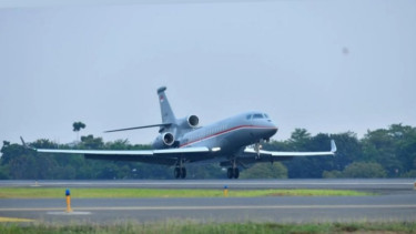 VIVA Militer: Pesawat Jet Falcon 8X buatan Perancis tiba di Indonesia