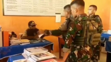 Anggota TNI Semprot Kepala Sekolah yang Diduga Ogah Upacara Bendera
