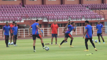 Panama U-17 saat berlatih di Lapangan Thor Surabaya.