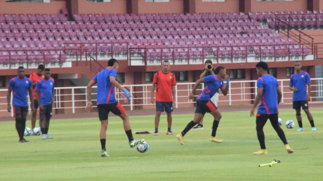 Panama U-17 saat berlatih di Lapangan Thor Surabaya.