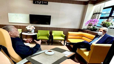 Luhut Binsar Pandjaitan bertemu dengan Special US Presidential Envoy for Climate, John Kerry