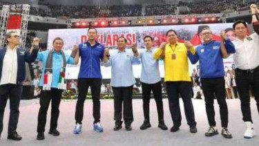 Pasangan bakal capres dan cawapres Prabowo dan Gibran bersama para ketua partai politik anggota Koalisi Indonesia Maju (KIM).