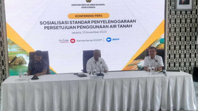 Plt Kepala Badan Geologi Kementerian ESDM, Muhammad Wafid saat konferensi pers sosialisasi standar penyelenggaraan persetujuan penggunaan air tanah.
