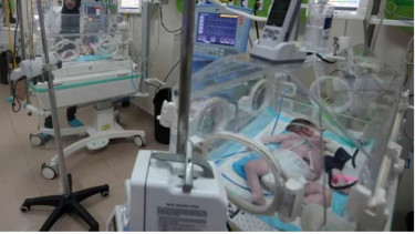 Bayi di Gaza yang menggunakan inkubator