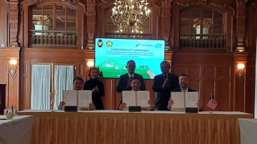PT Pertamina (Persero) dan Chevron meneken Joint Study Agreement untuk mengkaji kelayakan pengembangan Carbon Capture Storage atau Carbon Capture Utilization and Storage (CCS/CCUS) di Kaltim.