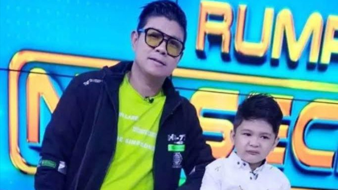 Andika Mahesa bersama sang putra