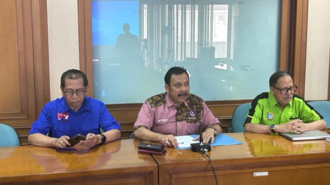 Wakil Ketua Kwarnas Sigit Muryono (tengah)
