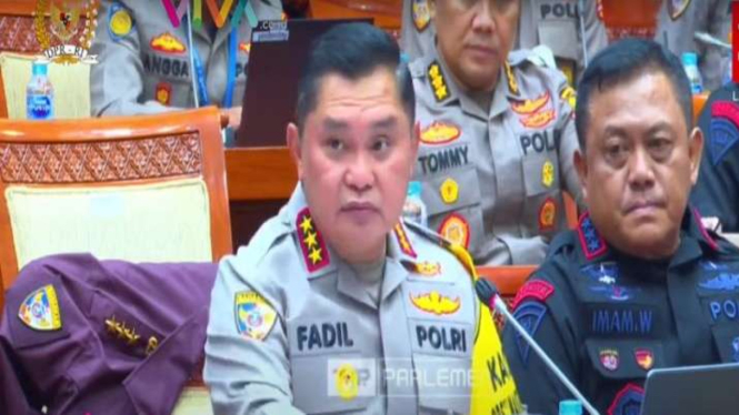 Kabaharkam Polri Komjen Fadil Imran saat rapat kerja dengan Komisi III DPR.