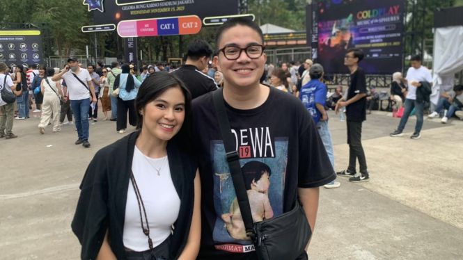 Umay Shahab dan kekasih.
