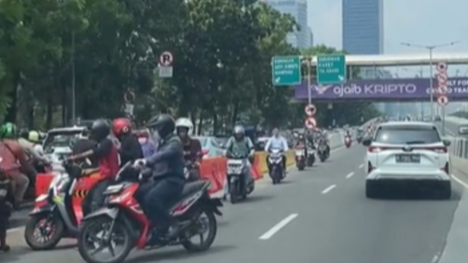 Lebih dari 30 Pemotor Lawan Arah di JLNT Casablanca, Diduga Hindari Polisi