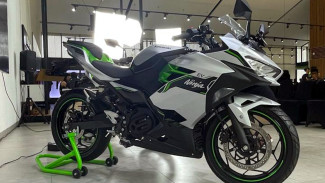 Meluncur Akhir Tahun Lalu, Ini Kabar Terbaru Kawasaki Ninja Listrik