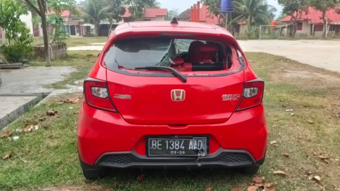Barang bukti mobil milik perampok spesialis BRI Link di Pesisir, Lampung 