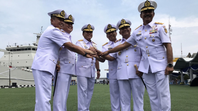 VIVA Militer:KSAL Muhammad Ali pimpin Sertijab Danpushidrosal dan Pangkolinlamil