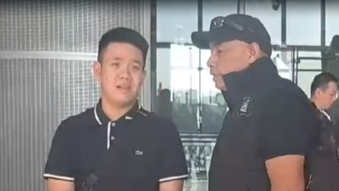 Kombes Audie S Latuheru memimpin penangkapan tersangka penggelapan mobil