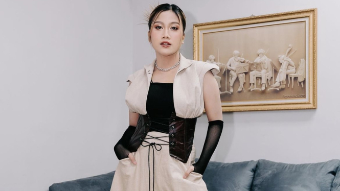 Penyanyi Awdella.