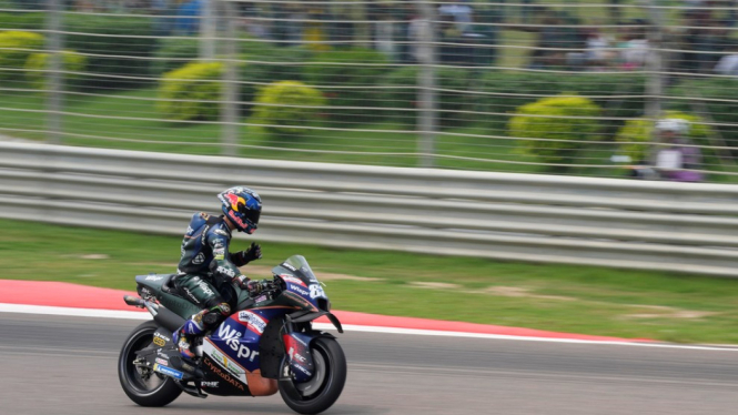 Pembalap CryptoDATA RNF Aprilia Miguel Oliveira