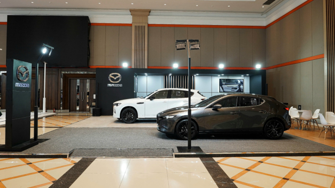 Booth Mazda