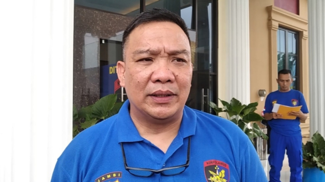 Dirpolairud Polda Jambi, Michael Mumbunan