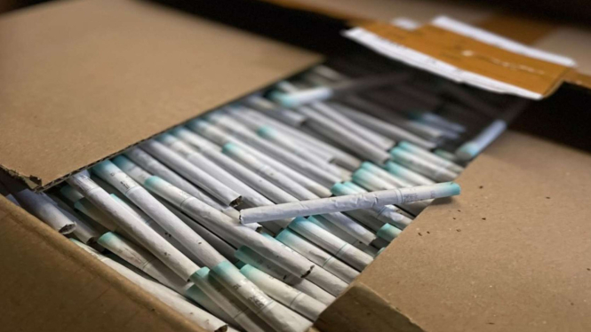 Bea Cukai Sita Ratusan Ribu Batang Rokok Ilegal