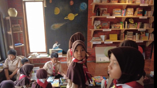 Perpustakaan Bumi di desa Sidareja, Purbalingga, Jawa Tengah.